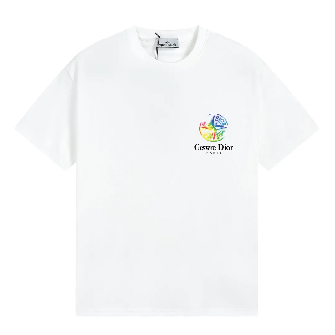 W677#P110💰 2025🆕 Stone lsland/Stone Island joint Dior colorful logo printed short-sleeved T-shirt ⚠️[Original creation, high control of details] - Made of 260 grams of combed cotton double yarn, soft and comfortable to the touch, sweat-absorbent and breathable. - Simple basic and versatile style, original quality, the first choice for couples. - Made in a large factory, four needles and five threads on the shoulder, neat routing, high quality workmanship. -Same style for men and women, very versatile, one piece for everyone, details are clearly visible. Color: Black White Size: M L